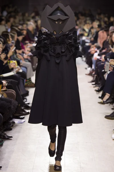 Look 25